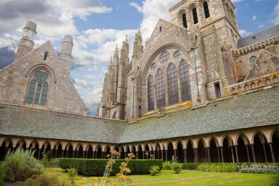 Entre Mont St Michel Et Merveille Vains 외부 사진