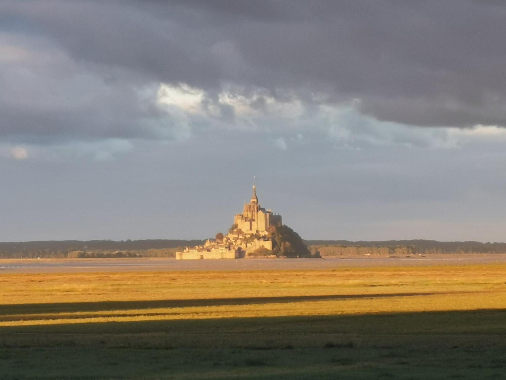 Entre Mont St Michel Et Merveille Vains 외부 사진